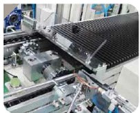 Fin pallet feeding station
